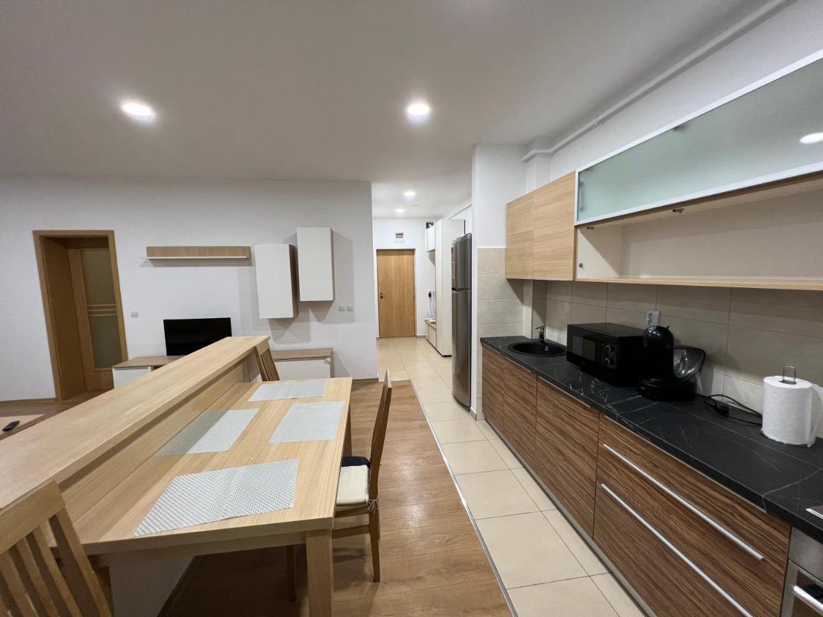 Mrm Aparthome Floreşti Exteriör bild