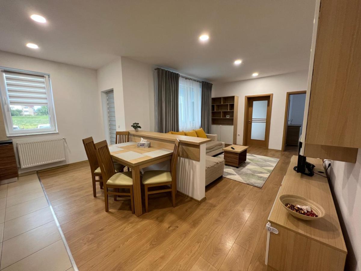 Mrm Aparthome Floreşti Exteriör bild