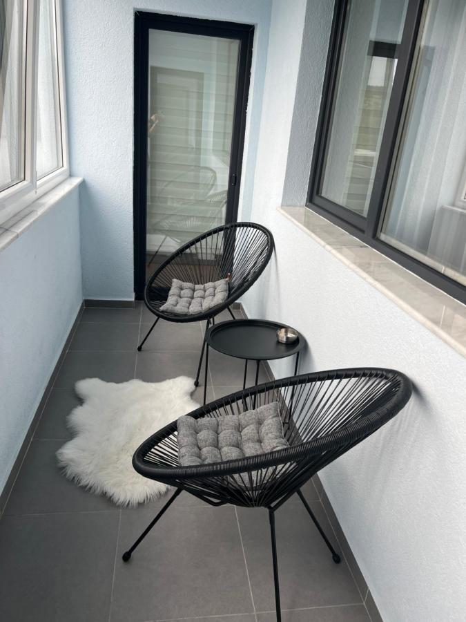 Mrm Aparthome Floreşti Exteriör bild